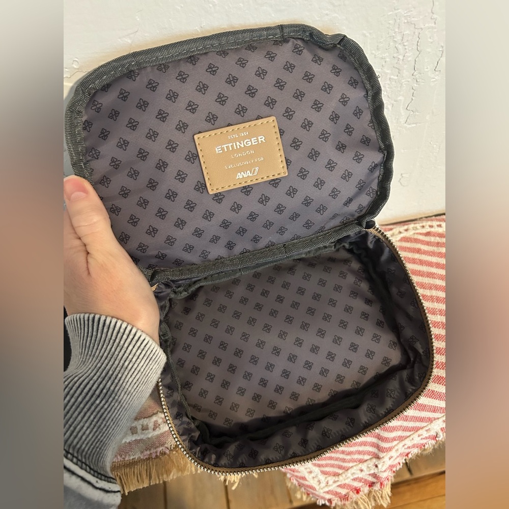 London Bundle. 1 Ettinger London and 2 The White Company. Pouches only (no kit) - Picture 4 of 10